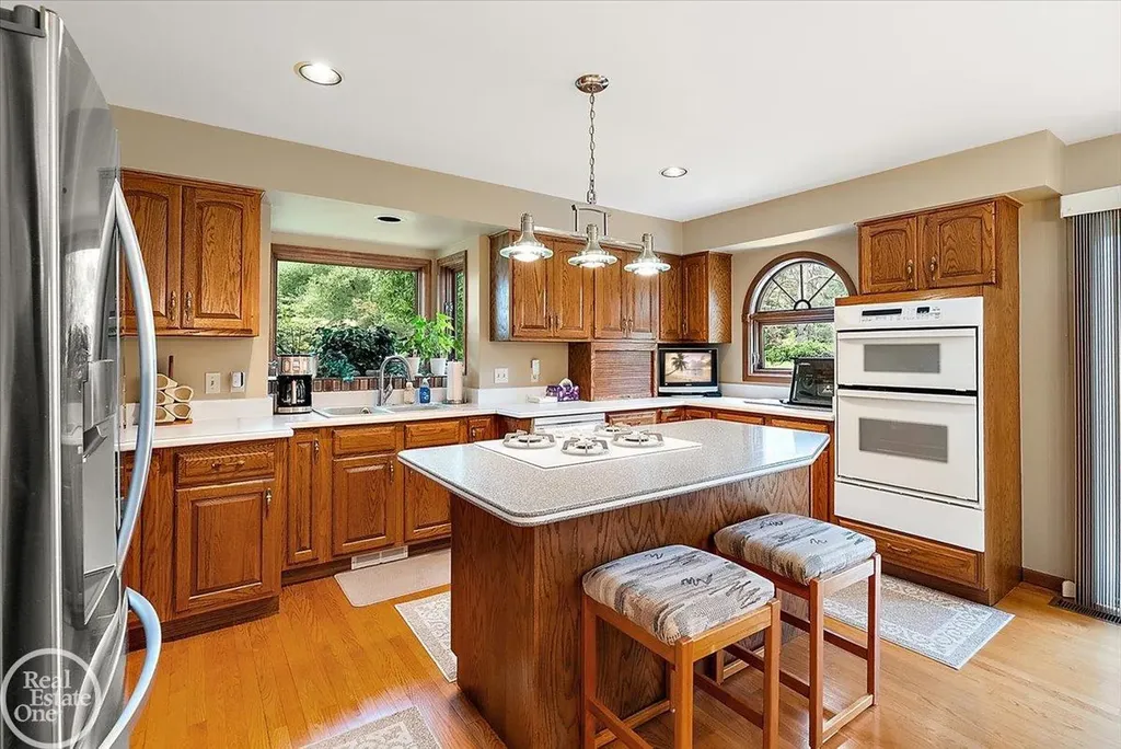 56688 Portsmouth Court Shelby Charter Township MI 48316