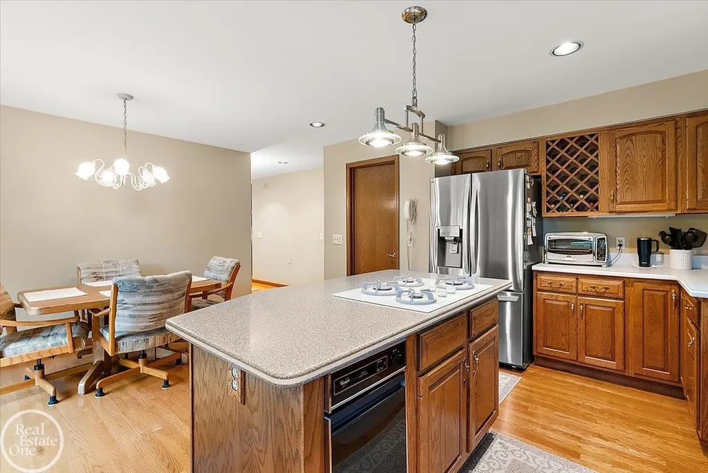 56688 Portsmouth Court Shelby Charter Township MI 48316