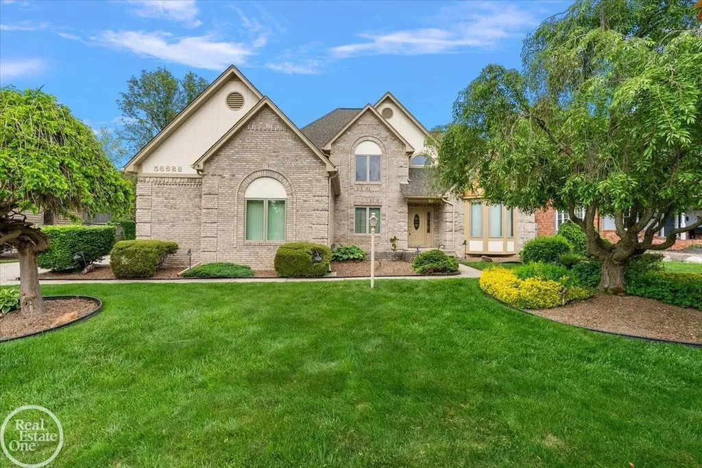 56688 Portsmouth Court Shelby Charter Township MI 48316