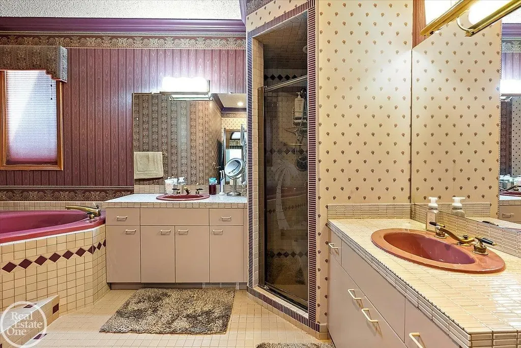 56688 Portsmouth Court Shelby Charter Township MI 48316