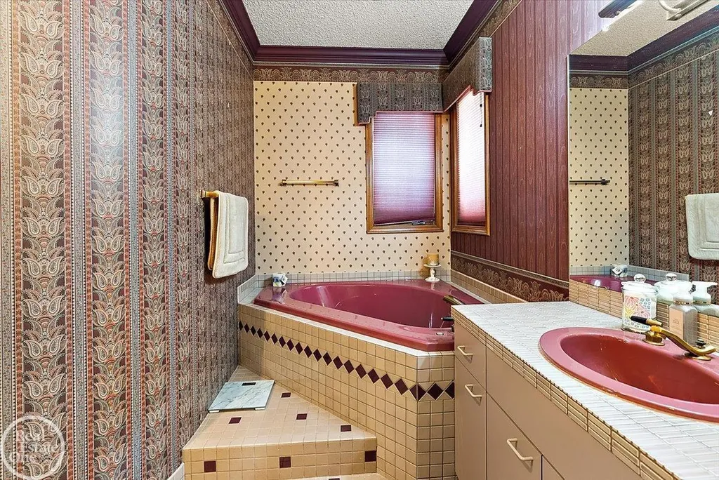 56688 Portsmouth Court Shelby Charter Township MI 48316