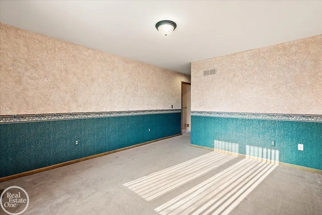 56688 Portsmouth Court Shelby Charter Township MI 48316