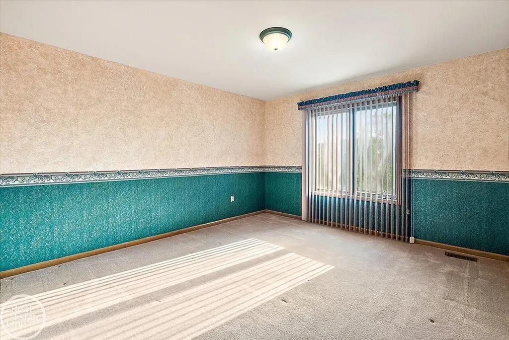 56688 Portsmouth Court Shelby Charter Township MI 48316