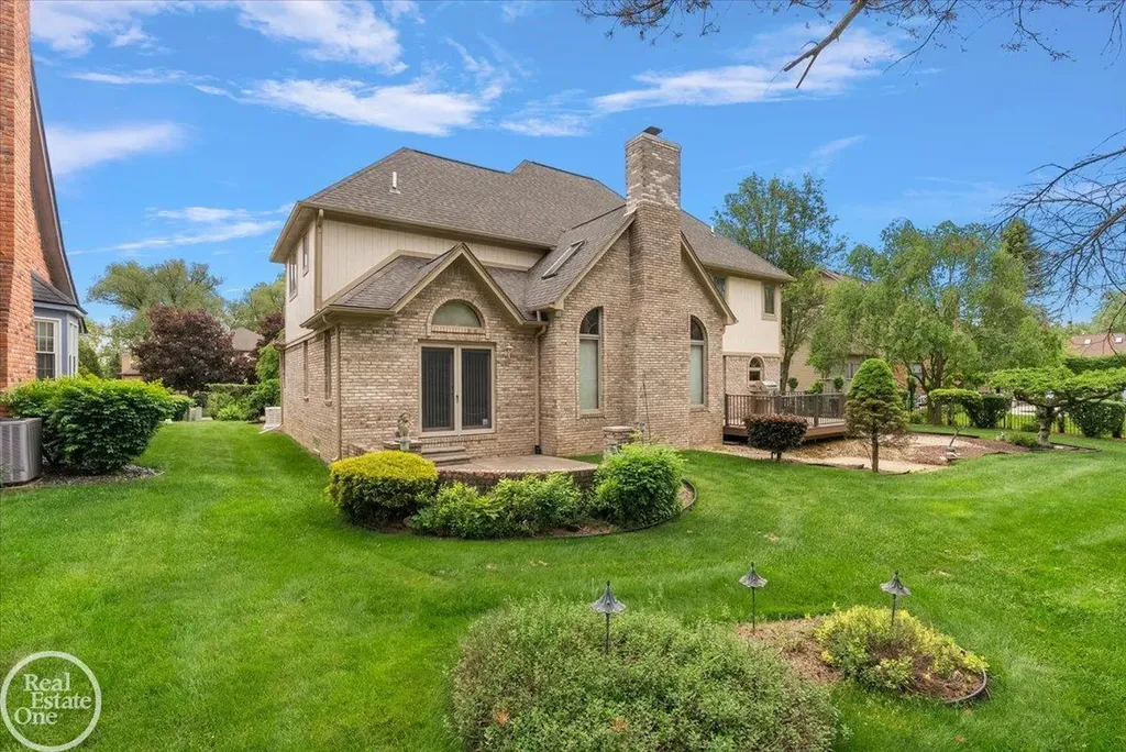 56688 Portsmouth Court Shelby Charter Township MI 48316