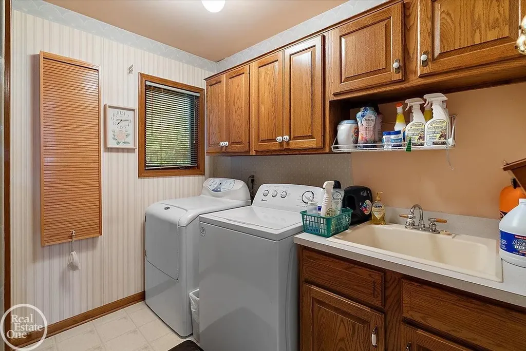 56688 Portsmouth Court Shelby Charter Township MI 48316