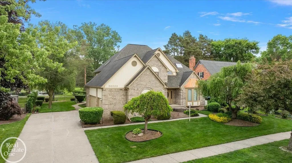 56688 Portsmouth Court Shelby Charter Township MI 48316
