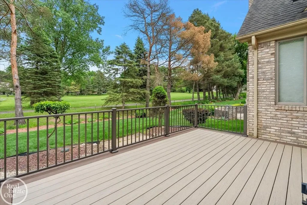 56688 Portsmouth Court Shelby Charter Township MI 48316