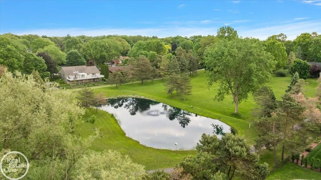 56688 Portsmouth Court Shelby Charter Township MI 48316