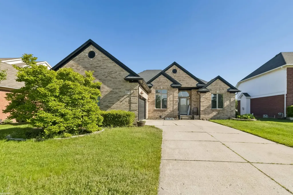 20351 Bannister Drive Macomb Township MI 48044