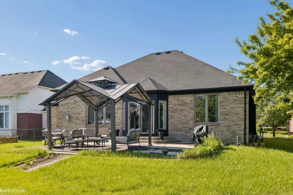 20351 Bannister Drive Macomb Township MI 48044