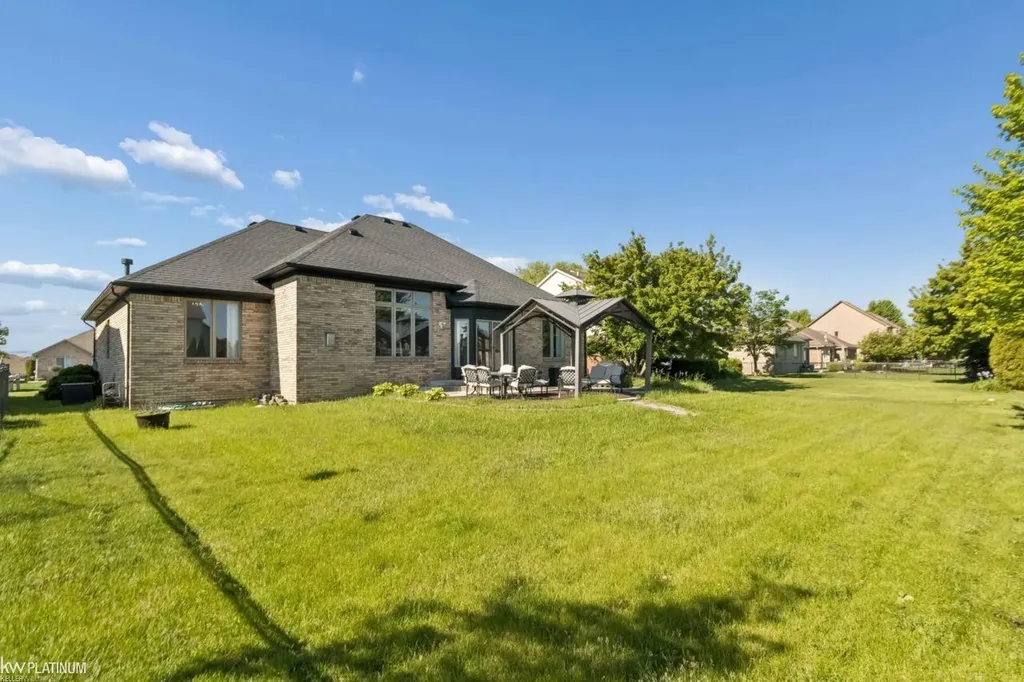 20351 Bannister Drive Macomb Township MI 48044