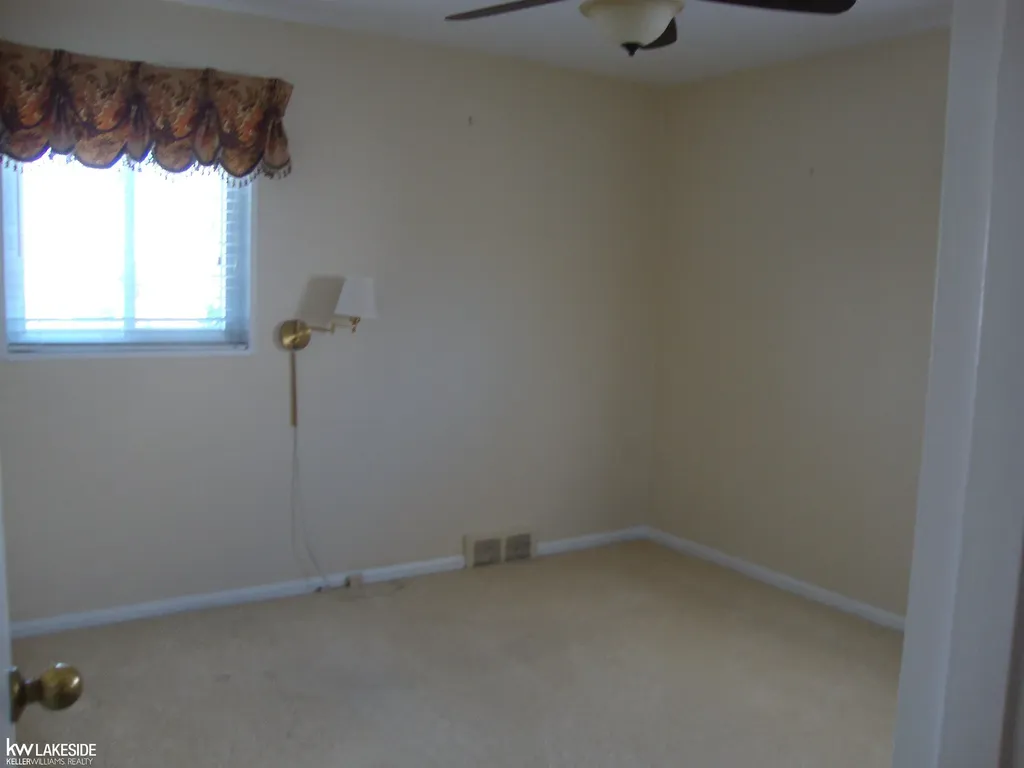 26371 Bryan Street Roseville City MI 48066