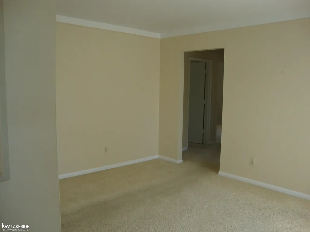 26371 Bryan Street Roseville City MI 48066