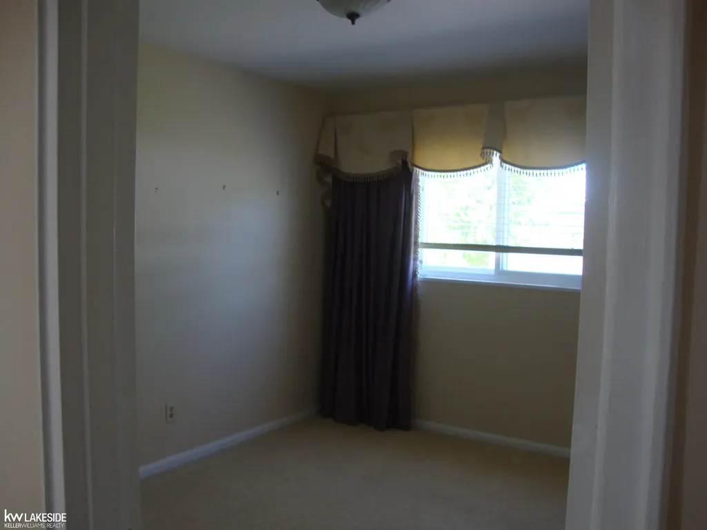 26371 Bryan Street Roseville City MI 48066