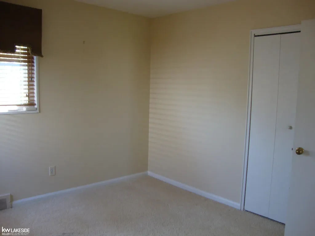 26371 Bryan Street Roseville City MI 48066