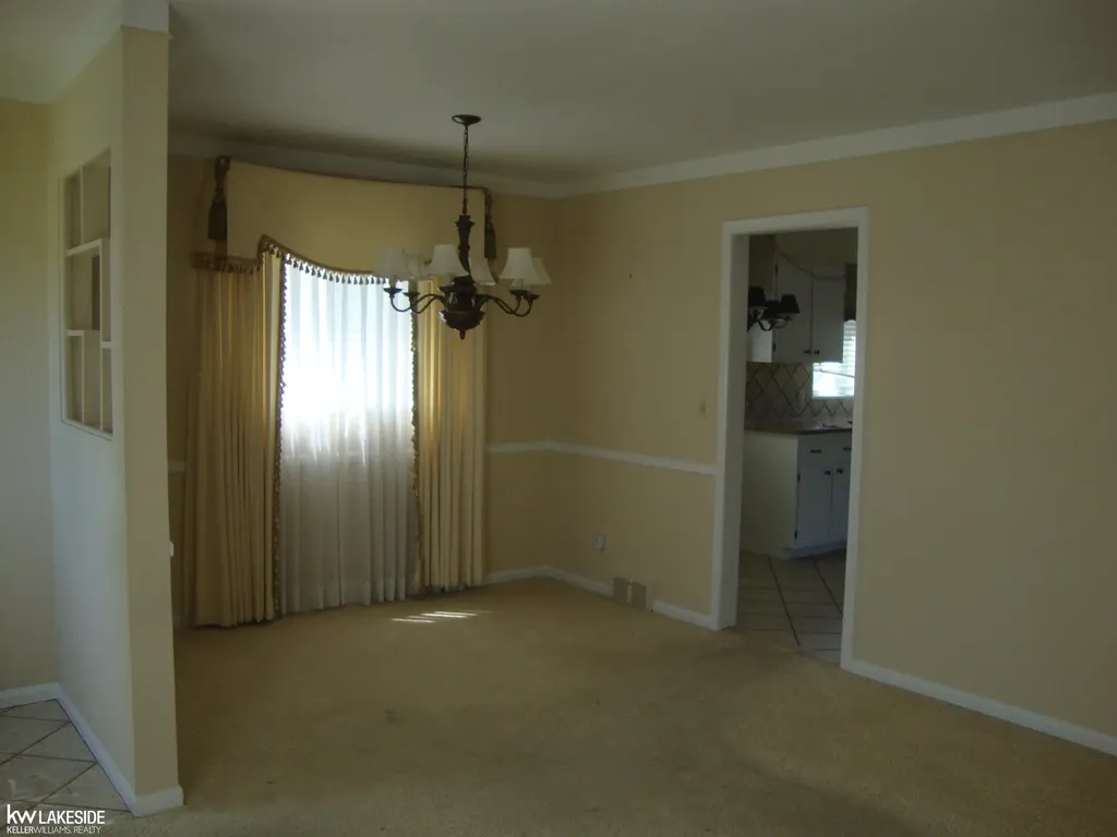 26371 Bryan Street Roseville City MI 48066