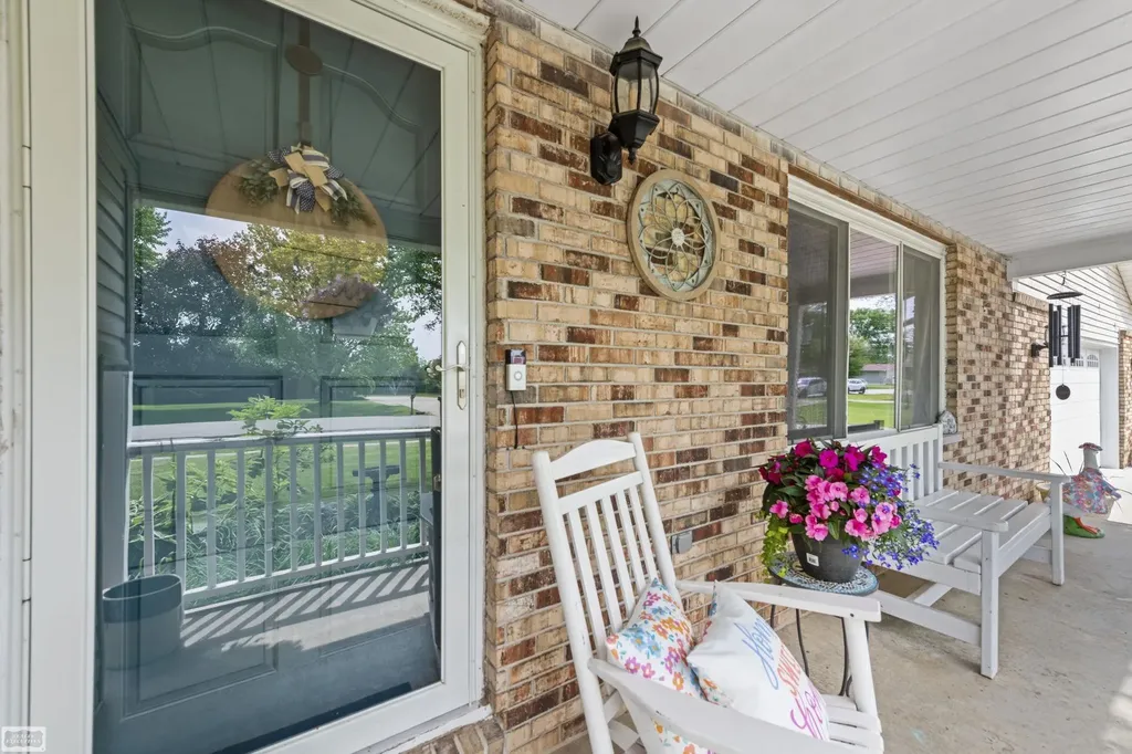 110 N Matteson Street Capac Village MI 48014