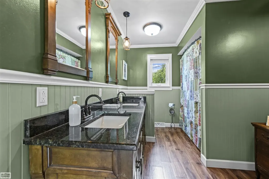 110 N Matteson Street Capac Village MI 48014
