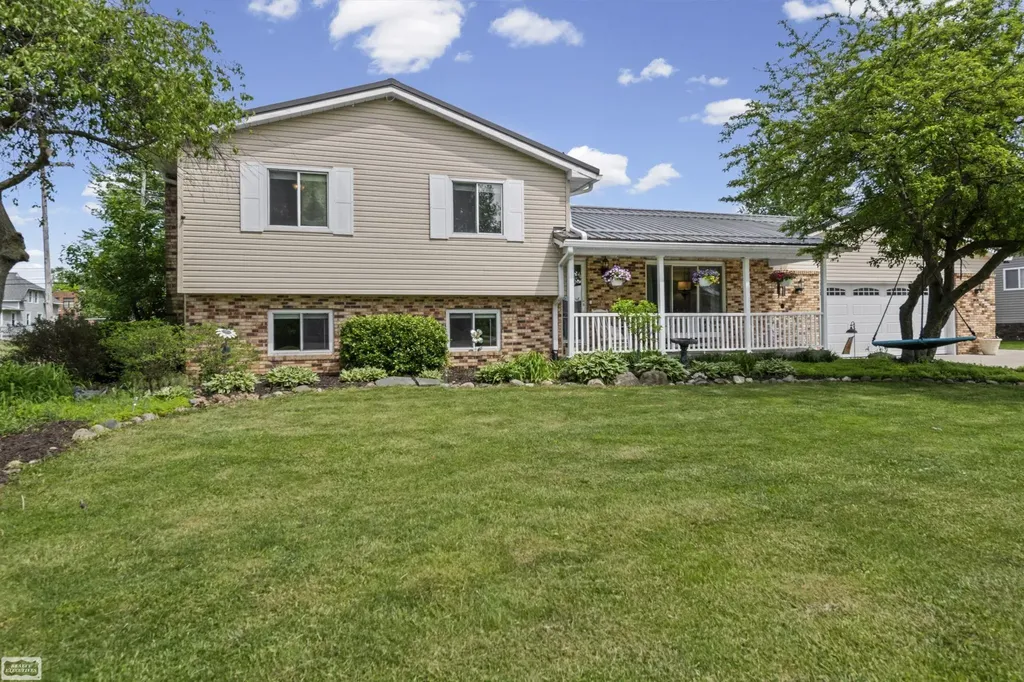 110 N Matteson Street Capac Village MI 48014