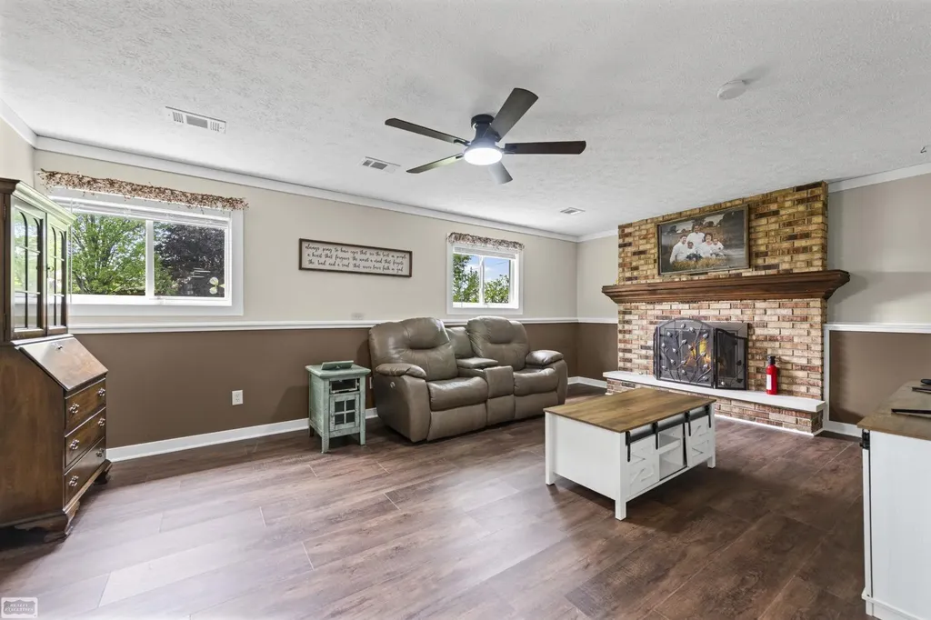 110 N Matteson Street Capac Village MI 48014