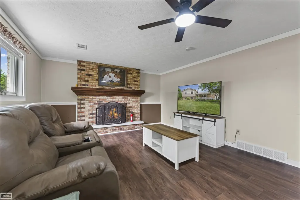 110 N Matteson Street Capac Village MI 48014