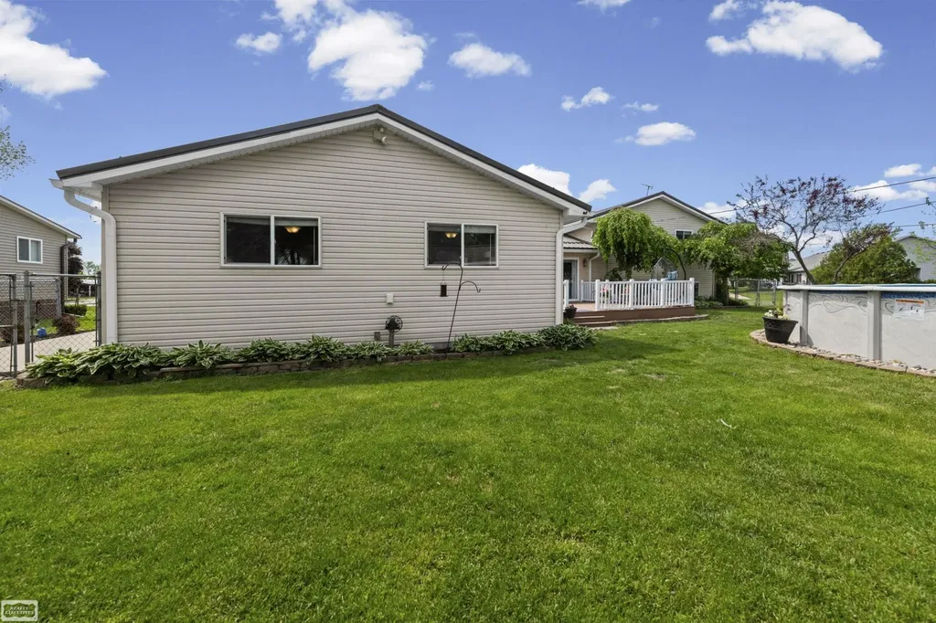 110 N Matteson Street Capac Village MI 48014