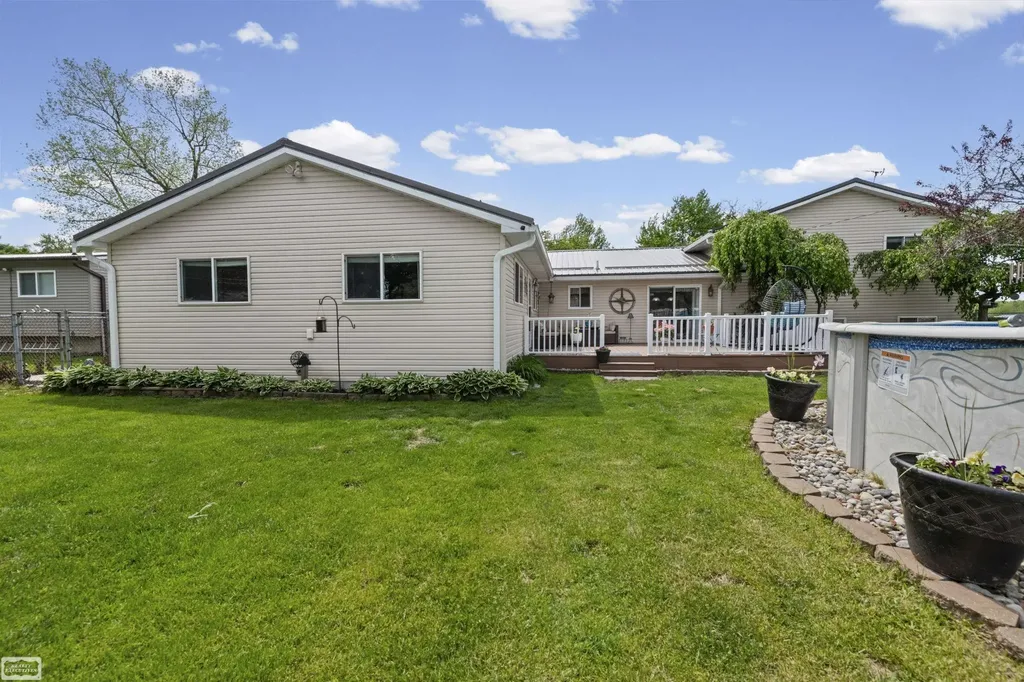 110 N Matteson Street Capac Village MI 48014
