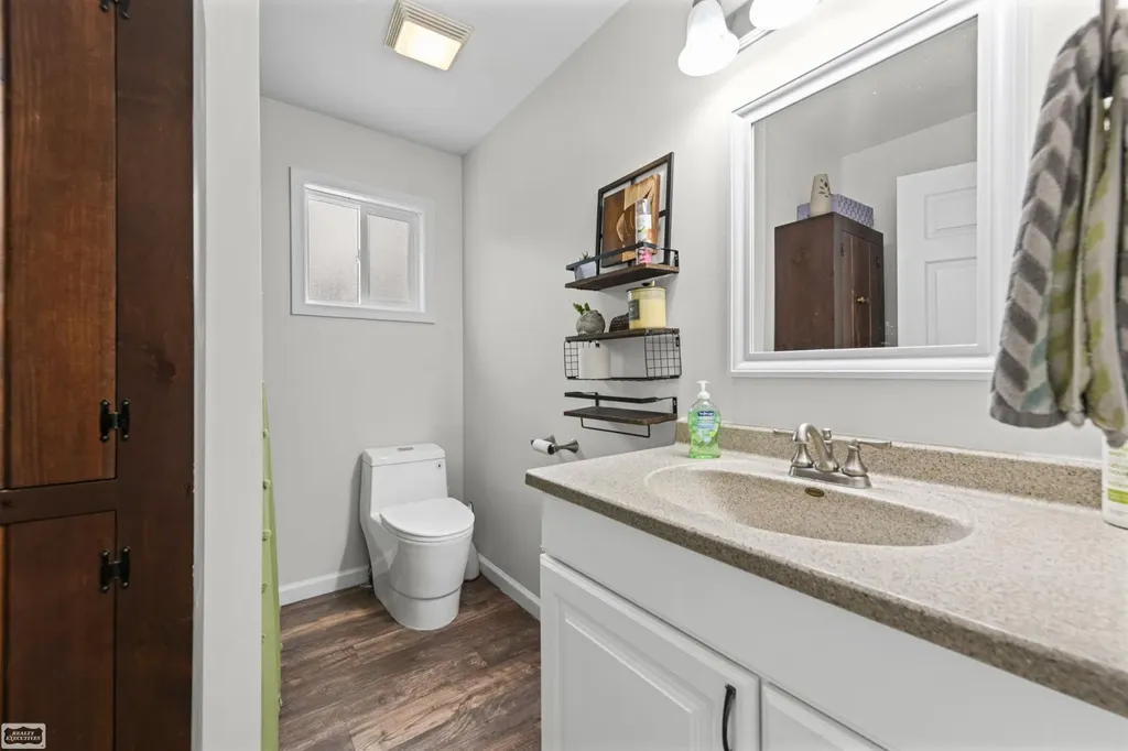 110 N Matteson Street Capac Village MI 48014