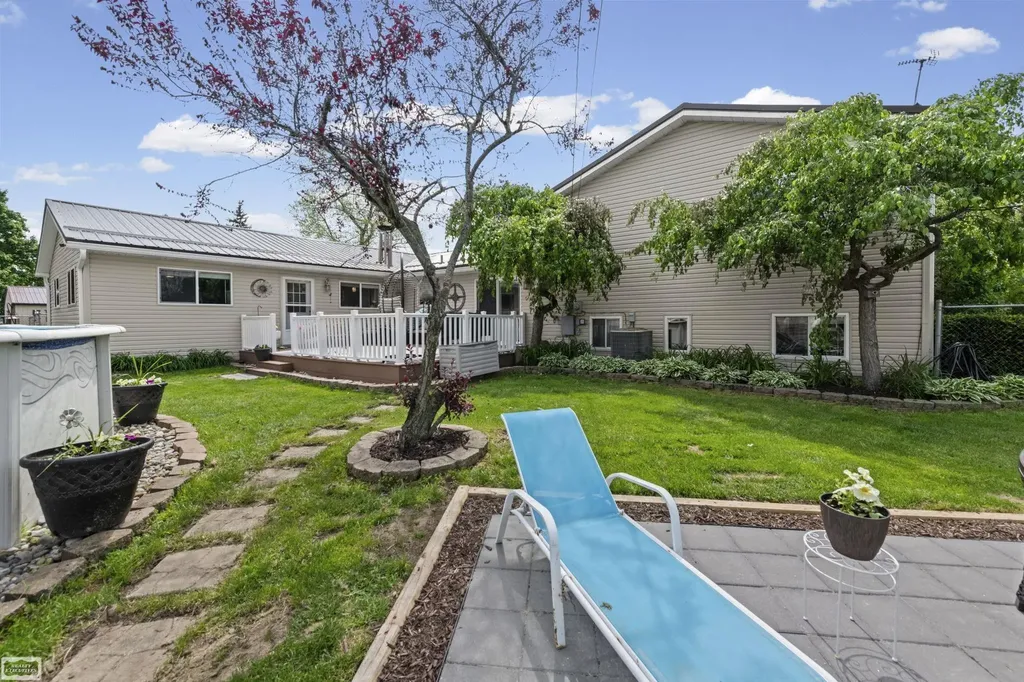 110 N Matteson Street Capac Village MI 48014