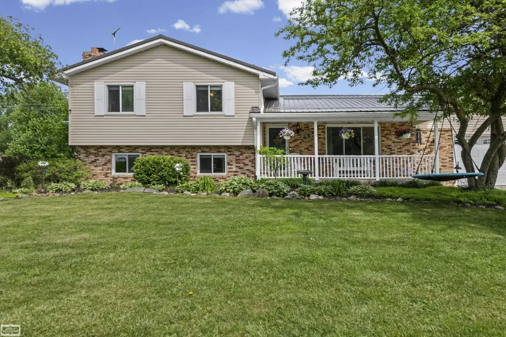 110 N Matteson Street Capac Village MI 48014