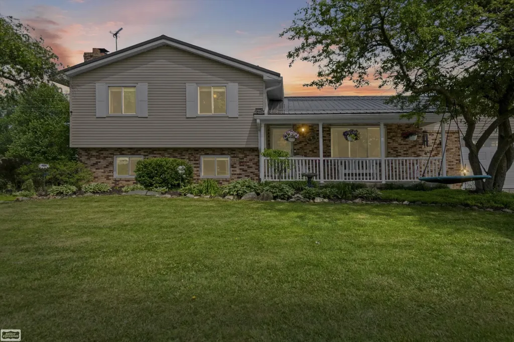 110 N Matteson Street Capac Village MI 48014