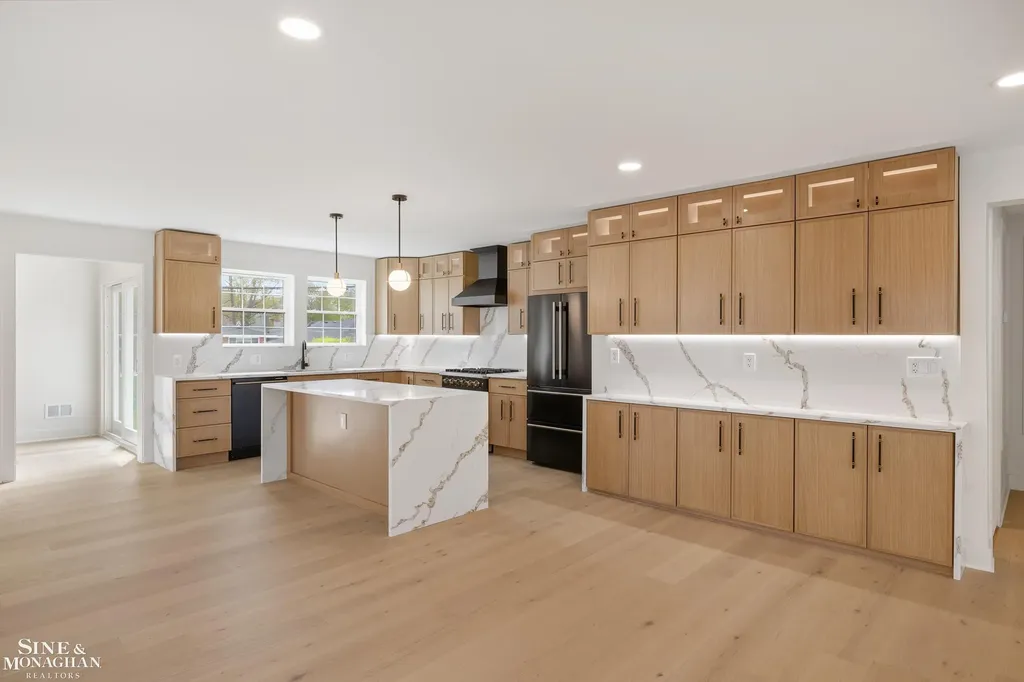 773 Hawthorne Road Grosse Pointe Woods City MI 48236