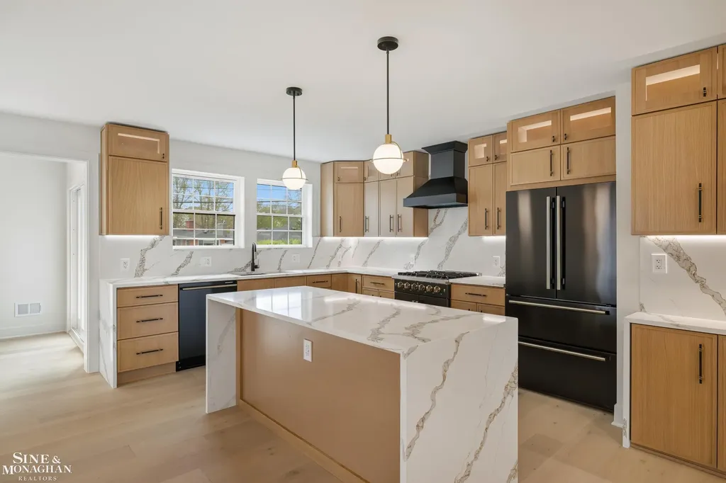 773 Hawthorne Road Grosse Pointe Woods City MI 48236