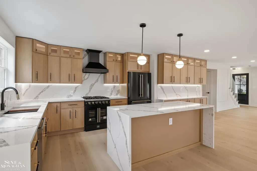 773 Hawthorne Road Grosse Pointe Woods City MI 48236