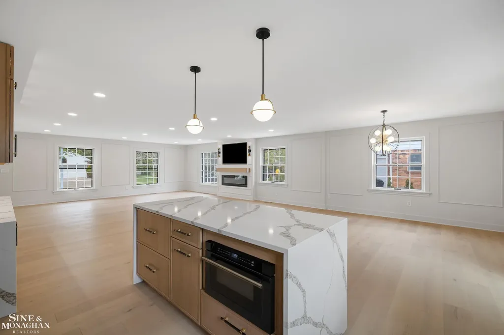 773 Hawthorne Road Grosse Pointe Woods City MI 48236