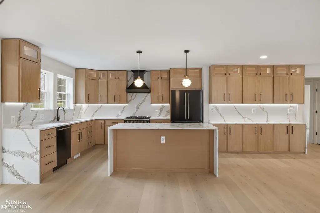 773 Hawthorne Road Grosse Pointe Woods City MI 48236