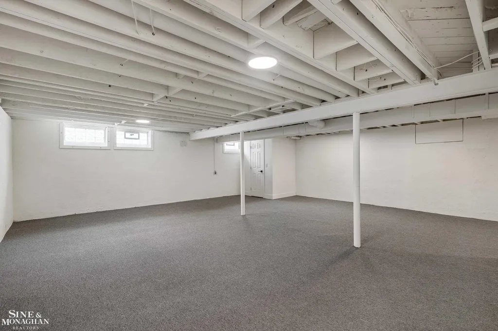 773 Hawthorne Road Grosse Pointe Woods City MI 48236