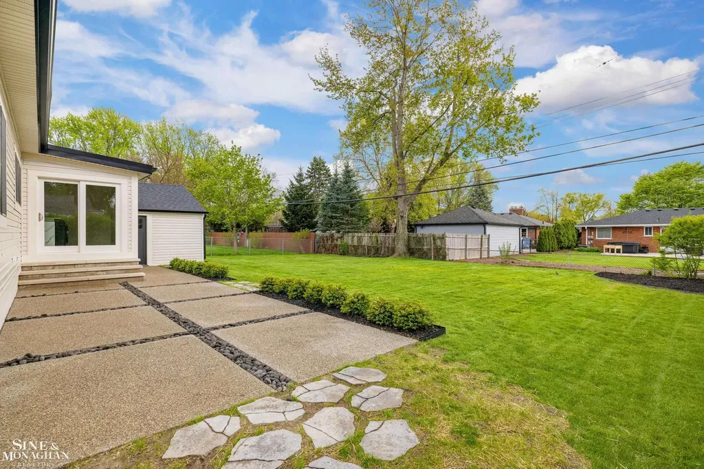 773 Hawthorne Road Grosse Pointe Woods City MI 48236