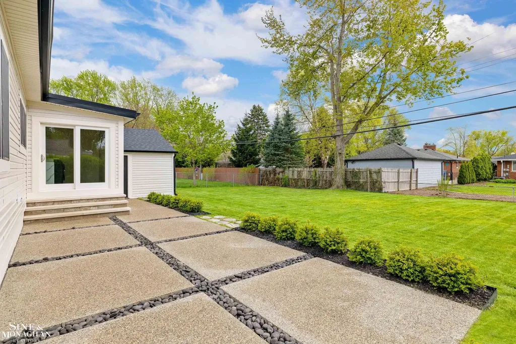 773 Hawthorne Road Grosse Pointe Woods City MI 48236