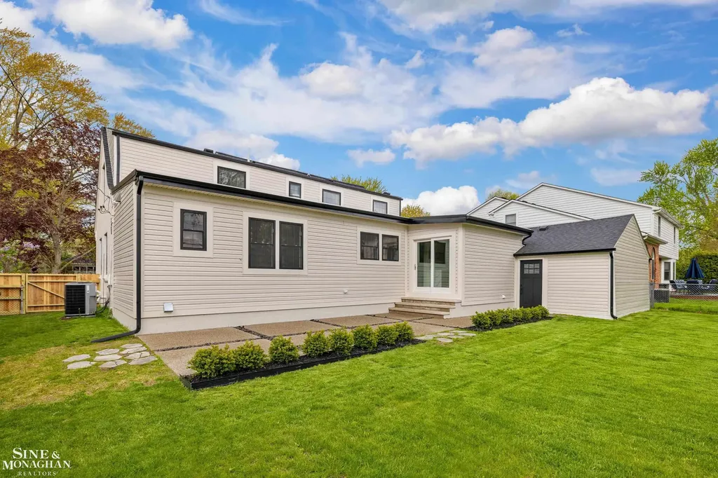 773 Hawthorne Road Grosse Pointe Woods City MI 48236