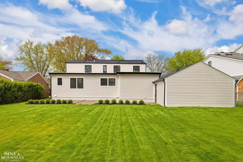 773 Hawthorne Road Grosse Pointe Woods City MI 48236