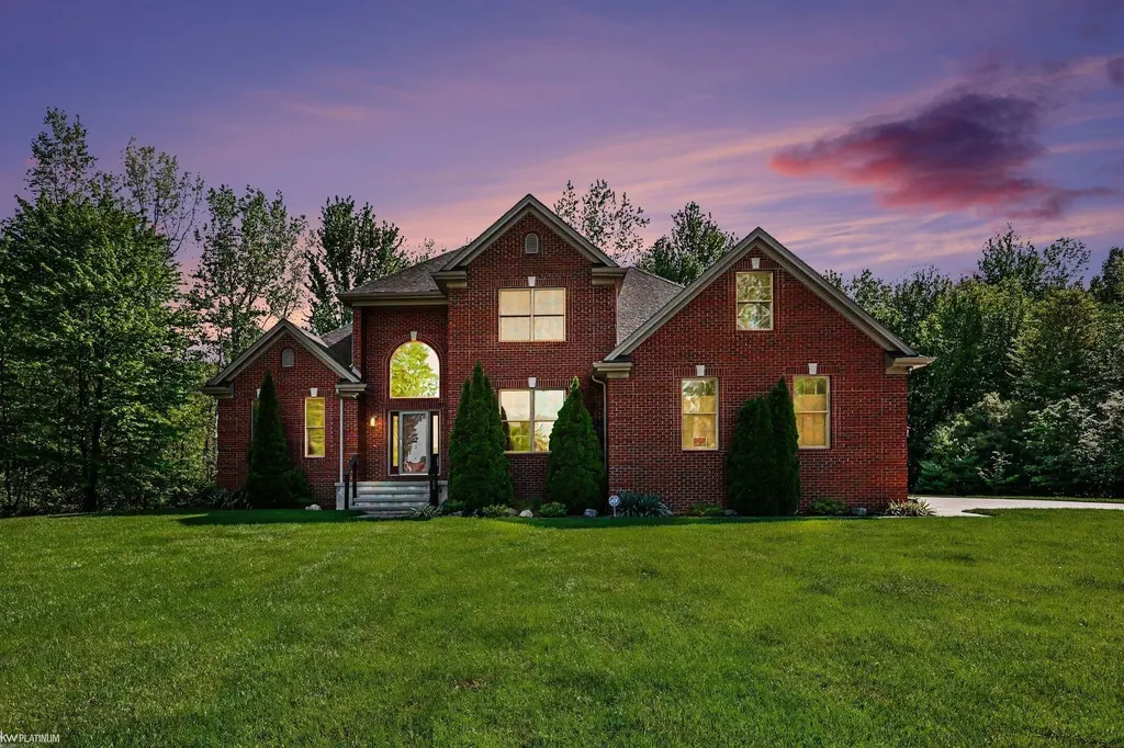 4184 Wellington Court Fort Gratiot Charter Township MI 48059