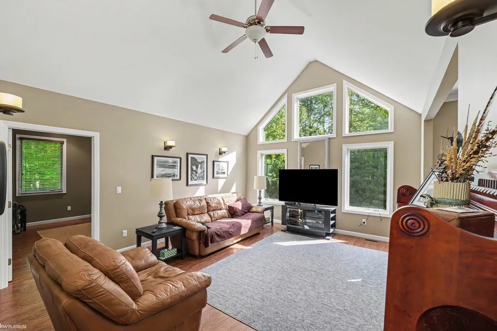 4184 Wellington Court Fort Gratiot Charter Township MI 48059