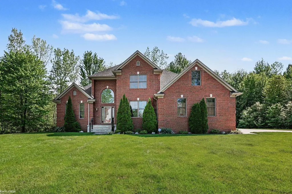 4184 Wellington Court Fort Gratiot Charter Township MI 48059