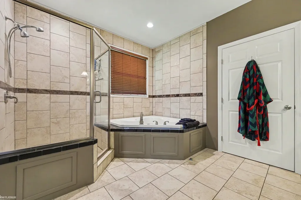 4184 Wellington Court Fort Gratiot Charter Township MI 48059