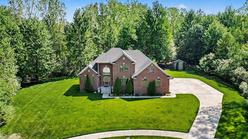 4184 Wellington Court Fort Gratiot Charter Township MI 48059