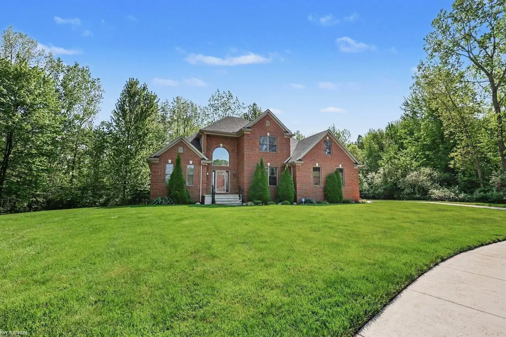 4184 Wellington Court Fort Gratiot Charter Township MI 48059