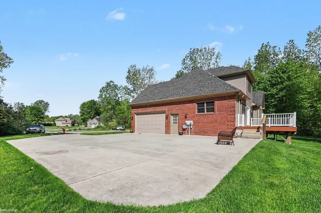 4184 Wellington Court Fort Gratiot Charter Township MI 48059