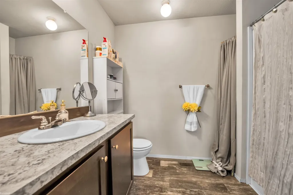 17128 Scarborough Drive Macomb Township MI 48044