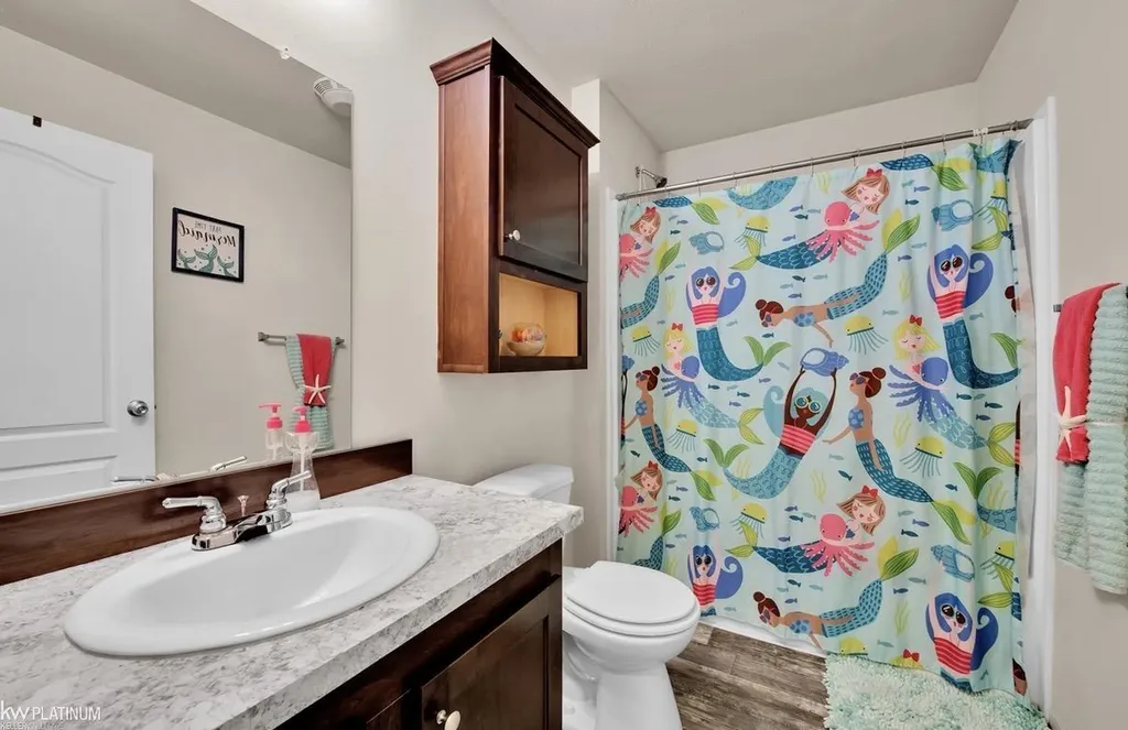 17128 Scarborough Drive Macomb Township MI 48044